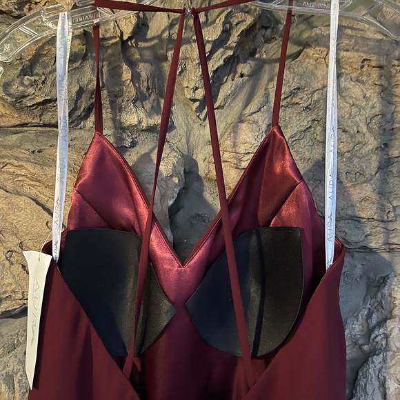 Aura Dress (Color; Burgundy) - Picture 6 of 6
